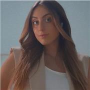 Soy una estudiante muy organizada, me gusta usar diferentes técnicas nemotécnicas para que el estudio sea más eficaz y fácil. Las clases serían para Primaria y Secundaria (ESO).